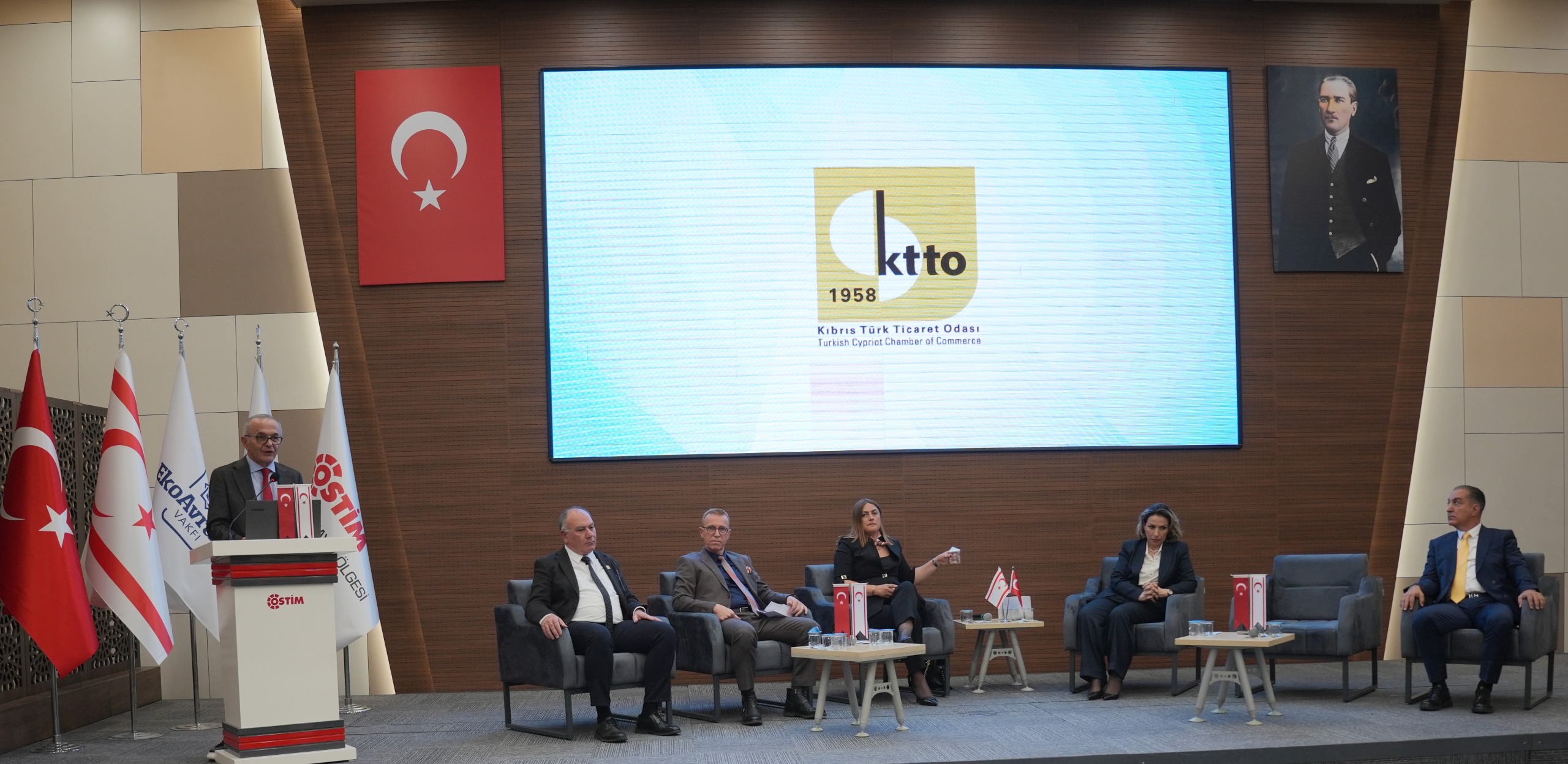 Başkent Ankara’da düzenlenen Türkiye-KKTC ekonomi zirvesinde yatırım, üretim ve ticaret