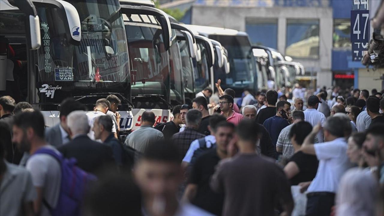 Kurban Bayramı öncesi otobüslerde koltuklar doldu. Artan talebi karşılamak için