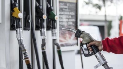 Akaryakıt ürünlerinden benzinin litre fiyatına yarından itibaren geçerli olmak üzere