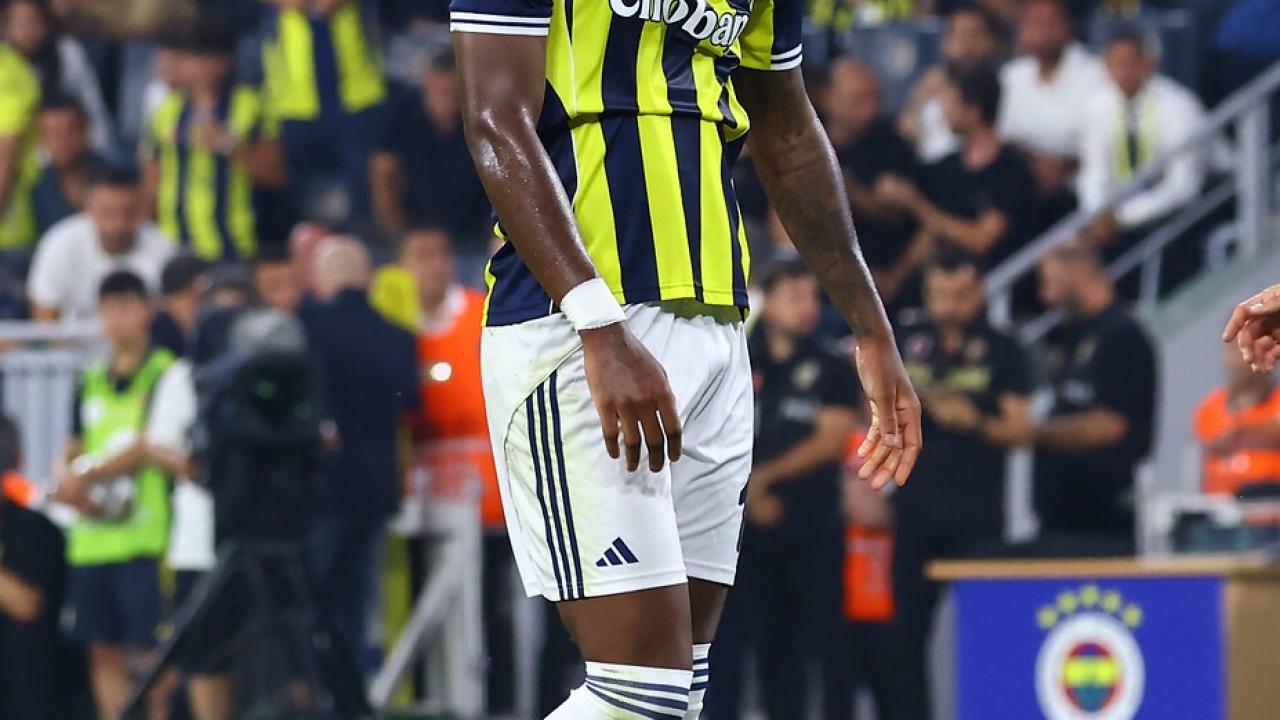 Fenerbahçe'nin eski futbolcusu Jhon Duran'ın Galatasaray'a haber yolladığı ve sarı-kırmızılı