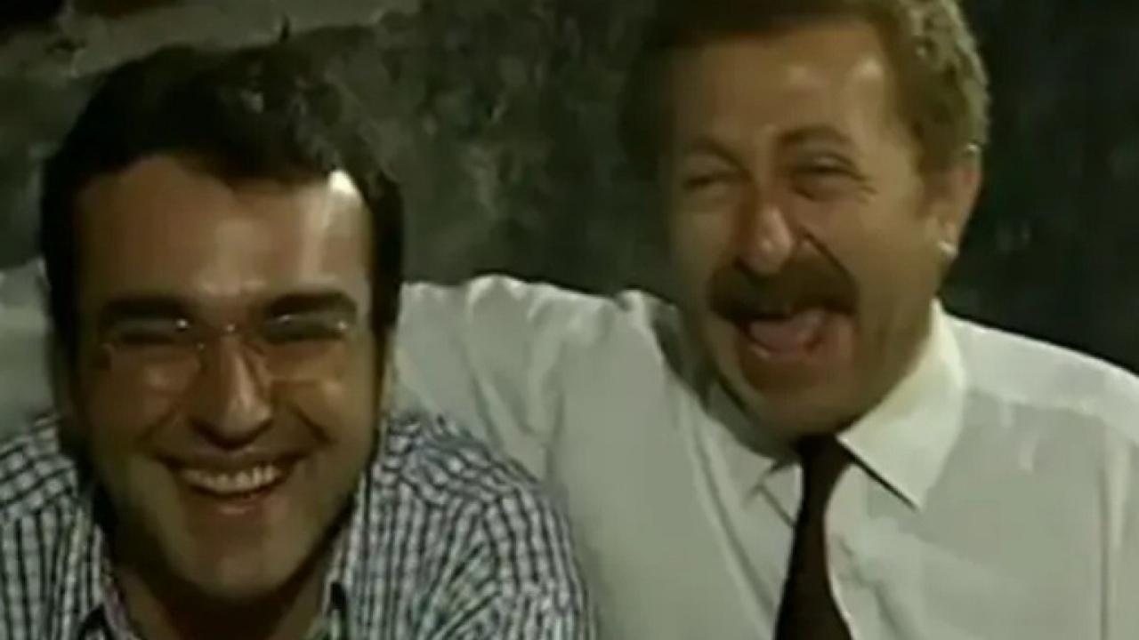 Türk televizyon tarihine damga vuran 'Mahallenin Muhtarları' dizisinde canlandırdığı 'Eczacı