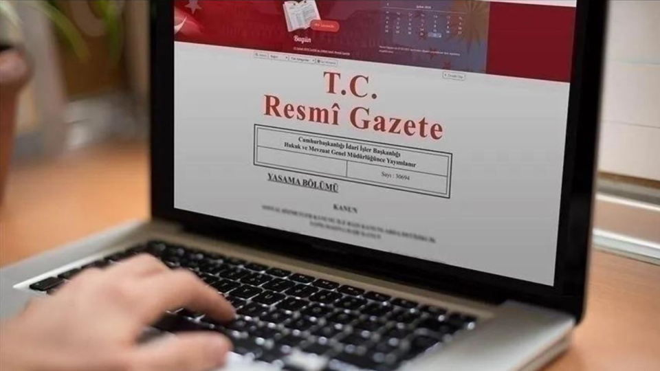 Resmi Gazete'de yayımlanan yönetmelikler, tebliğler ve kararlar...