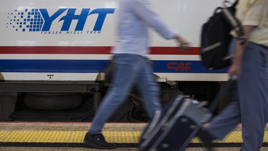 Türkiye Cumhuriyeti Devlet Demiryolları (TCDD) Taşımacılık AŞ Genel Müdürlüğü, trenlerde