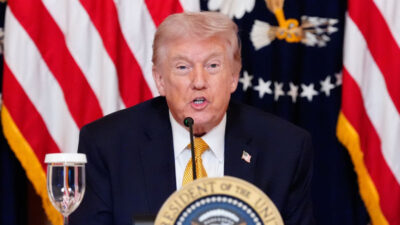 Trump, federal düzeyde uygulanan 18 sentlik akaryakıt vergisinin belirli bir