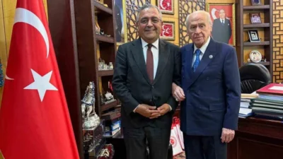 MHP Genel Başkanı Devlet Bahçeli, makamında CHP Diyarbakır Milletvekili Sezgin