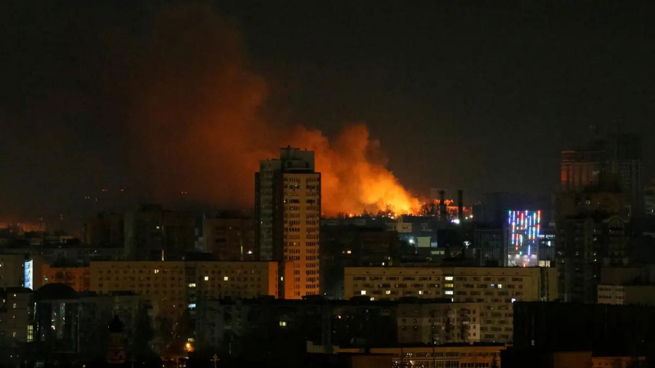 Rusya, gece saatlerinde Ukrayna'nın başkenti Kiev ile çeşitli bölgelere hava